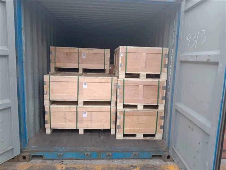 Embossed Coated Aluminum Foil Roll loading